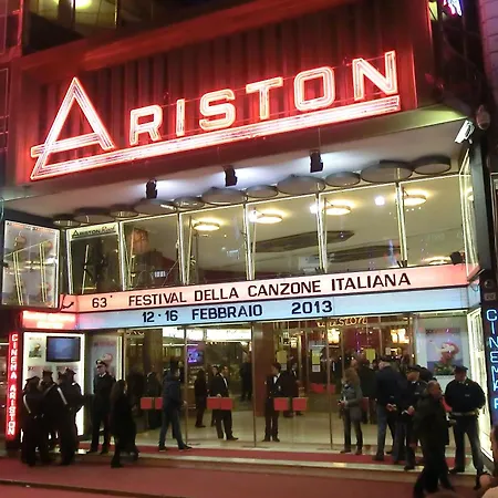 - Affittasi Elvi Home, Con Aria Condizionata Centralissimo A Pochissima Distanza Da Ariston, Casinò E Dal Mare