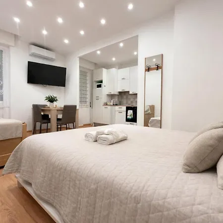Apartmán - Affittasi Elvi Home, Con Aria Condizionata Centralissimo A Pochissima Distanza Da Ariston, Casino E Dal Mare Sanremo