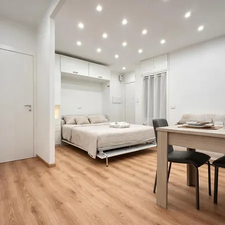 - Affittasi Elvi Home, Con Aria Condizionata Centralissimo A Pochissima Distanza Da Ariston, Casino E Dal Mare * 圣雷默