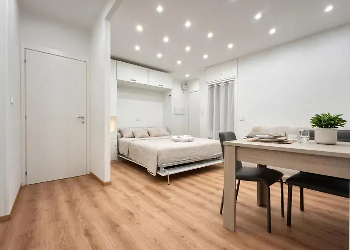 - Affittasi Elvi Home, Con Aria Condizionata Centralissimo A Pochissima Distanza Da Ariston, Casino E Dal Mare * 圣雷默