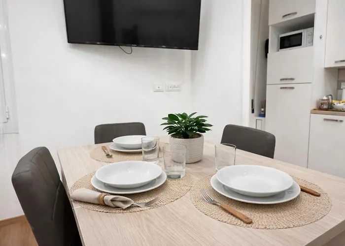 公寓 - Affittasi Elvi Home, Con Aria Condizionata Centralissimo A Pochissima Distanza Da Ariston, Casino E Dal Mare 圣雷默